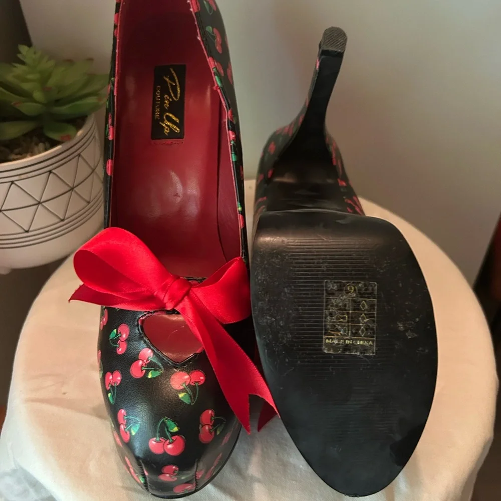 Pin Up Couture Platform Heels - Picture 7 of 8